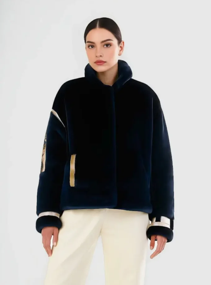 Granatowe sztuczne futerko damskie NAVY BLUE GUSTAV – elegancki krótki fason