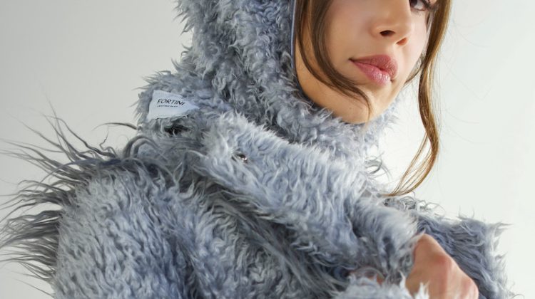 Szare Futerko Damskie – Elegancja i Uniwersalność w Jednym