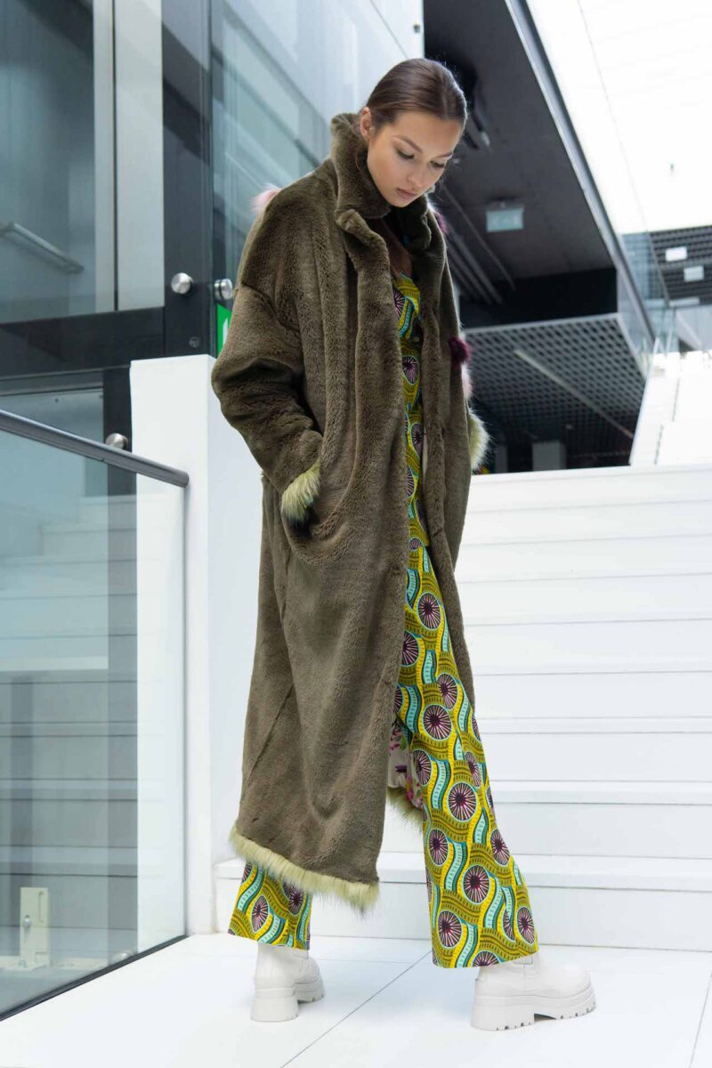 Ręcznie malowane sztuczne futro KHAKI FRIDA - obrazek 4