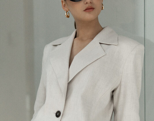 Damskie Garnitury na Lato: Styl i Komfort w Najgorętszych Miesiącach