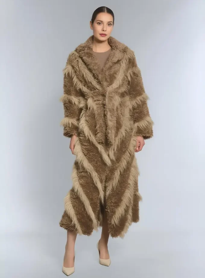 Beżowe sztuczne futro IT GIRL – elegancki płaszcz damski