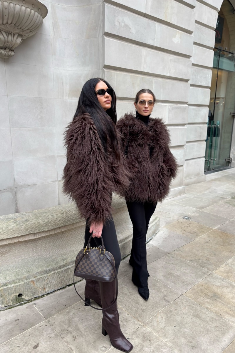 Brązowe sztuczne futerko LIKE A DIVA 2.0