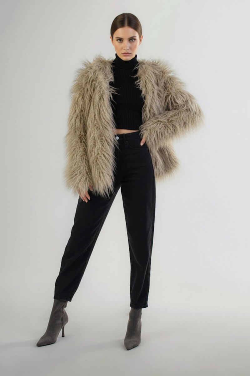 Beżowe sztuczne futerko LIKE A DIVA - obrazek 3