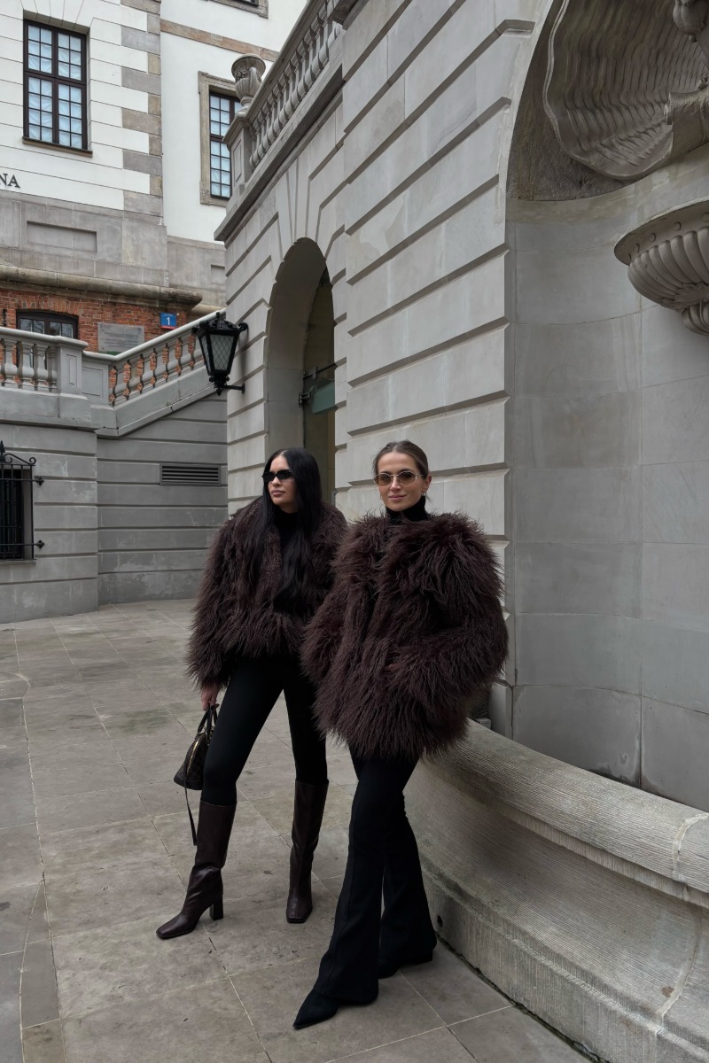 Brązowe sztuczne futerko LIKE A DIVA - obrazek 4