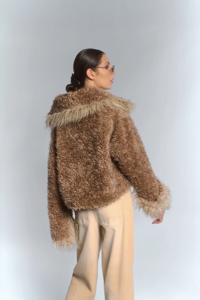 Beżowe sztuczne futerko GODDESS